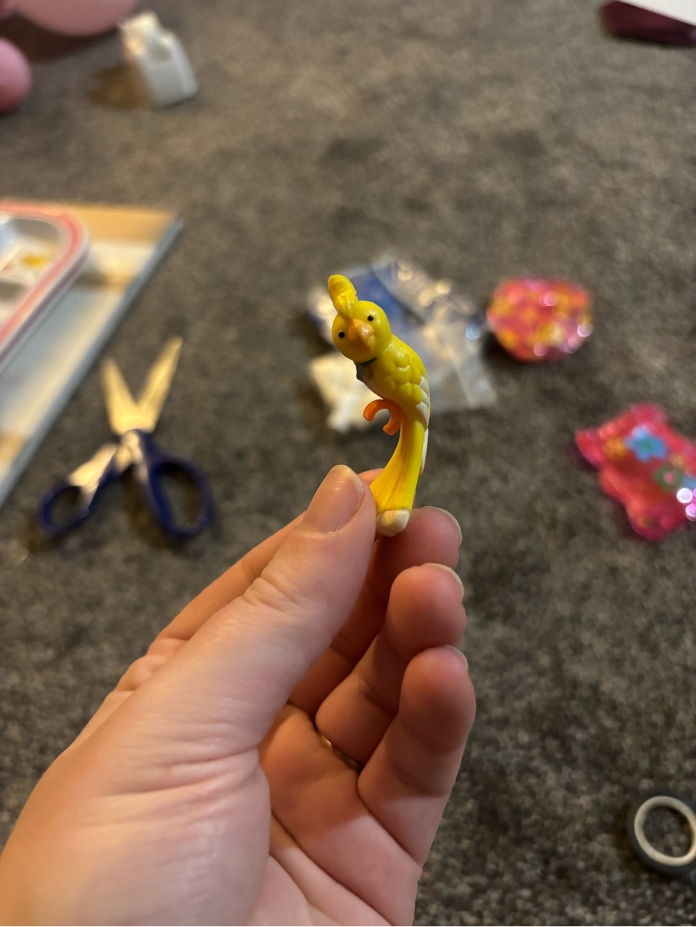 vintage 1994 Kenner Littlest Pet Shop yellow cockatoo bird